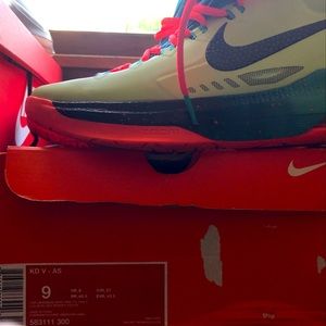 KD Men’s size 9